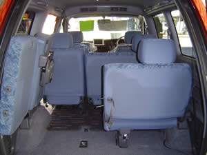 3列シートの車内